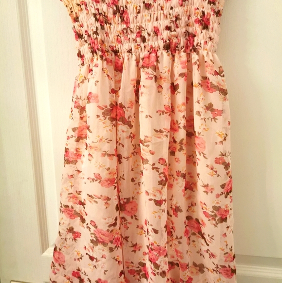 SUPER CUTE Foral Dress - Picture 2 of 2